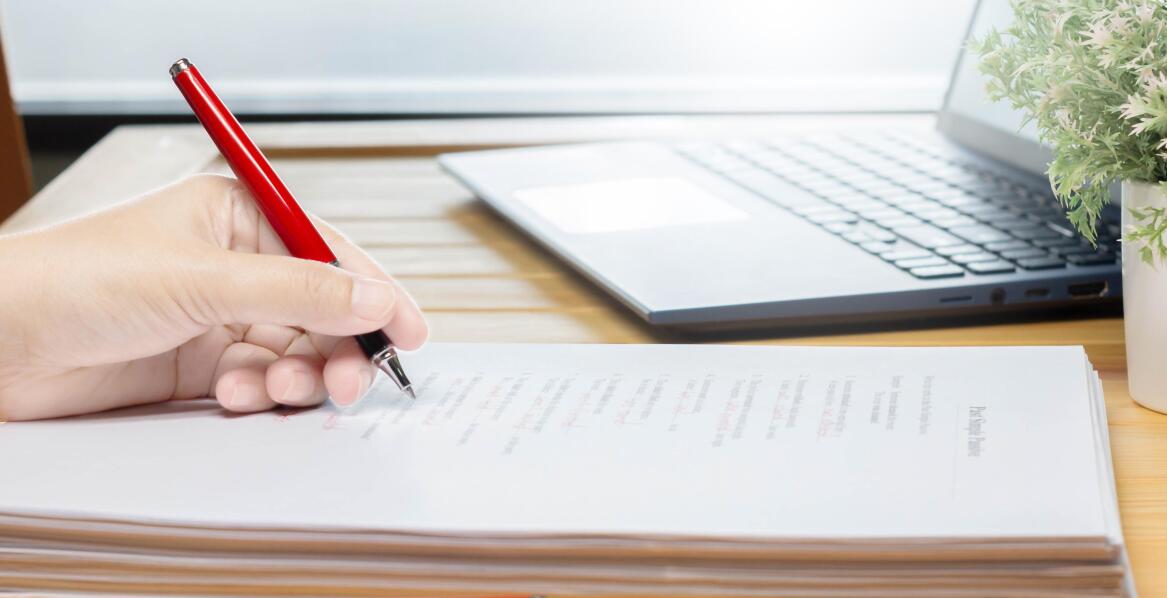 Jakich błędów unikać podczas pisania pracy dyplomowej?