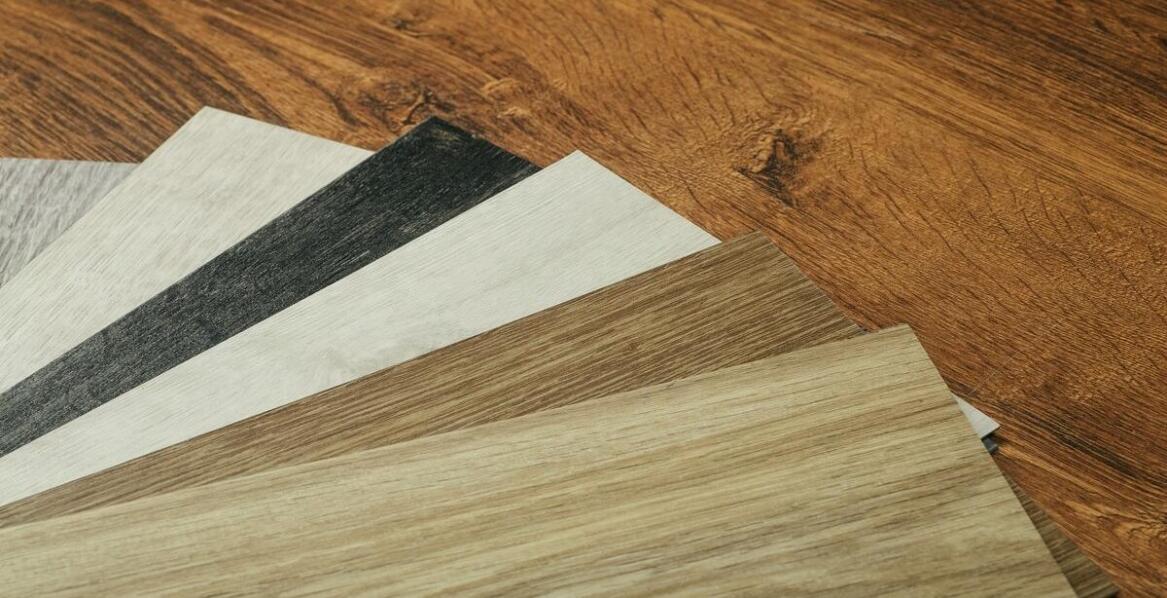 Czym się kierować przy wyborze pianki pod panele podłogowe?