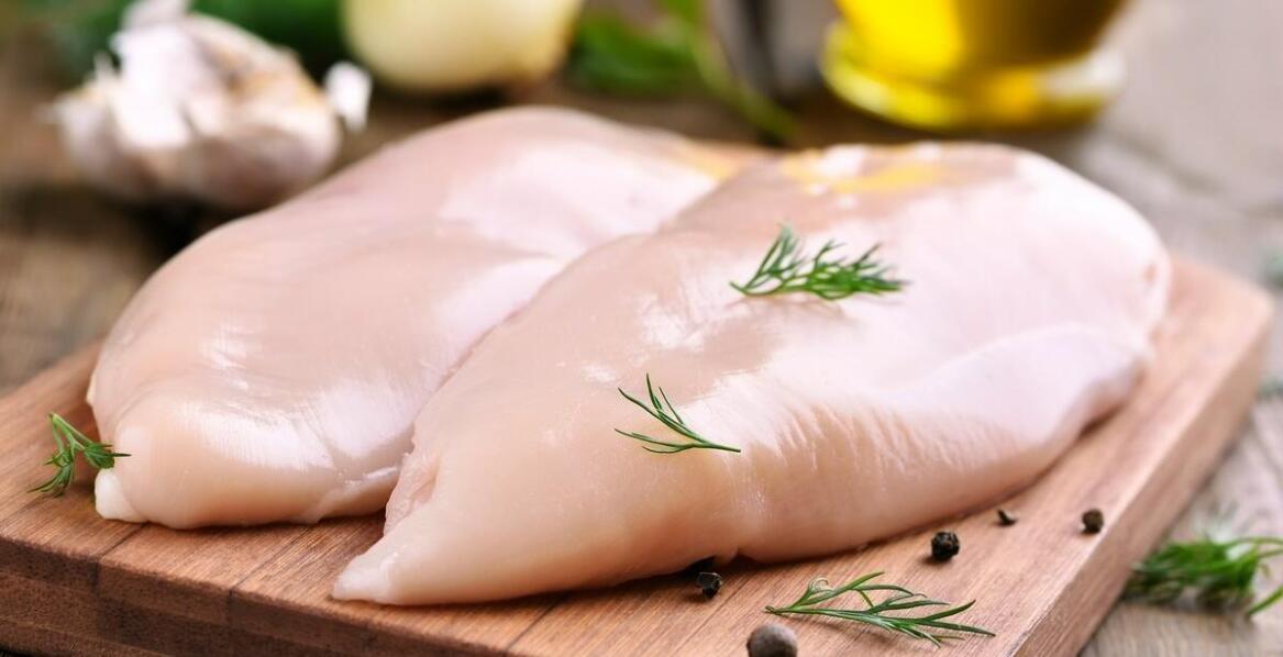 Jakie rodzaje mięsa z kaczki są dostępne dla psów w diecie BARF?