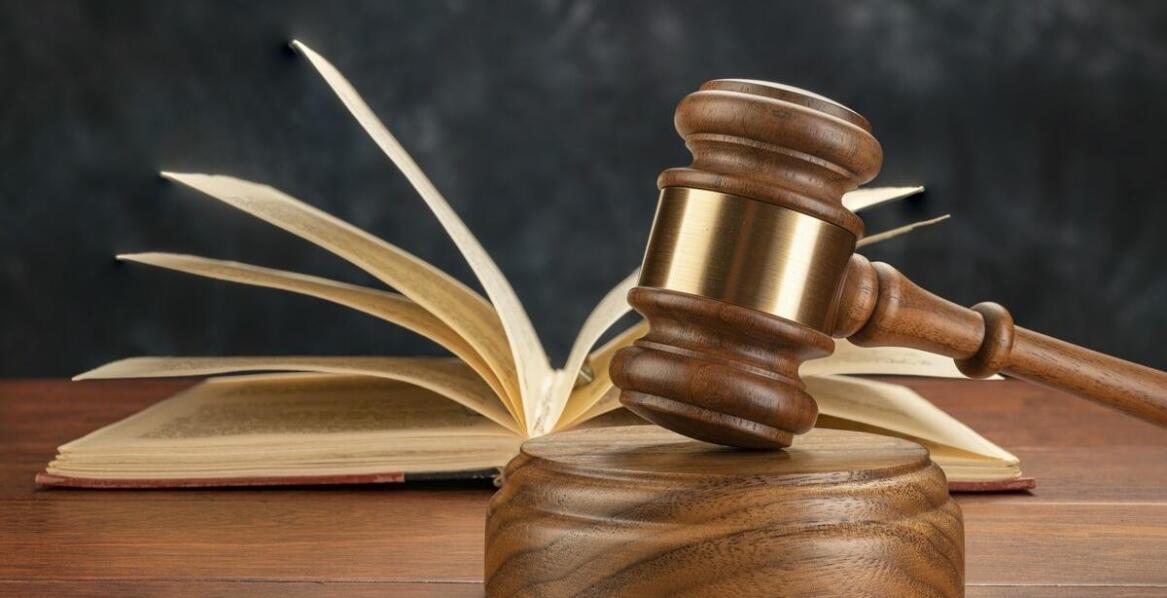 Praktyczne zastosowanie legal english słówek w codziennej pracy prawnika