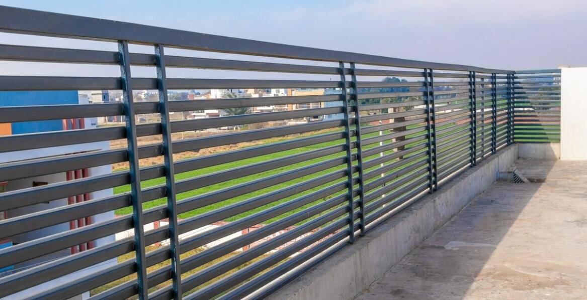 Jakie innowacyjne akcesoria do paneli ogrodzeniowych pojawiły się na rynku?