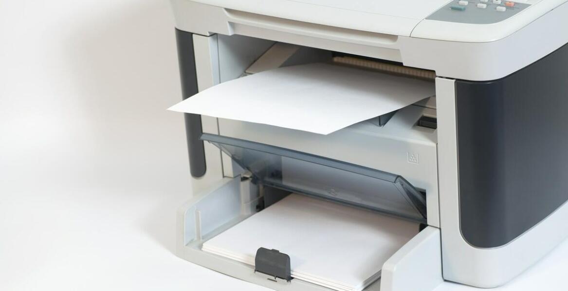 Jakie korzyści płyną z używania zestawów konserwacyjnych dla mpc3502?