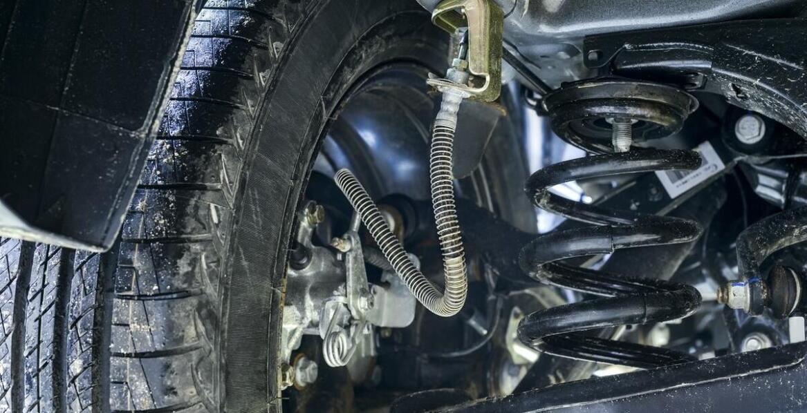 Jakie są najczęstsze problemy z zawieszeniem w samochodach VW i jak je rozwiązuje serwis w Gdańsku?