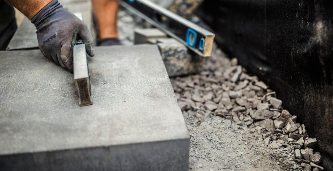 Jakie są najczęstsze błędy przy montażu krat pomostowych Wema?