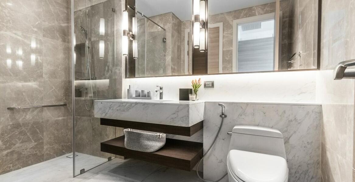 Jak wybrać idealne spłuczki podtynkowe do nowoczesnej łazienki?