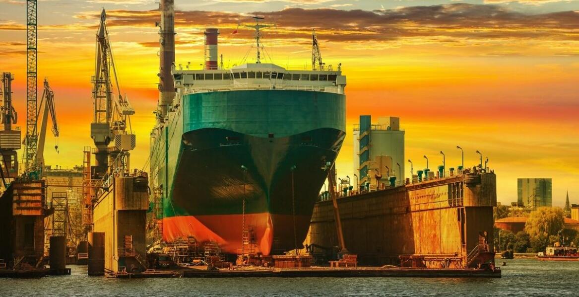 Jakie są zalety korzystania z profesjonalnych usług transportowych przy przewozie jachtów?