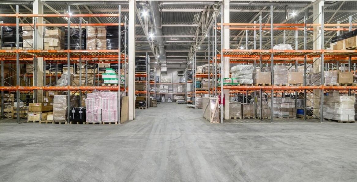 Jak ocenić lokalizację powierzchni magazynowej w Warszawie dla swojej firmy?