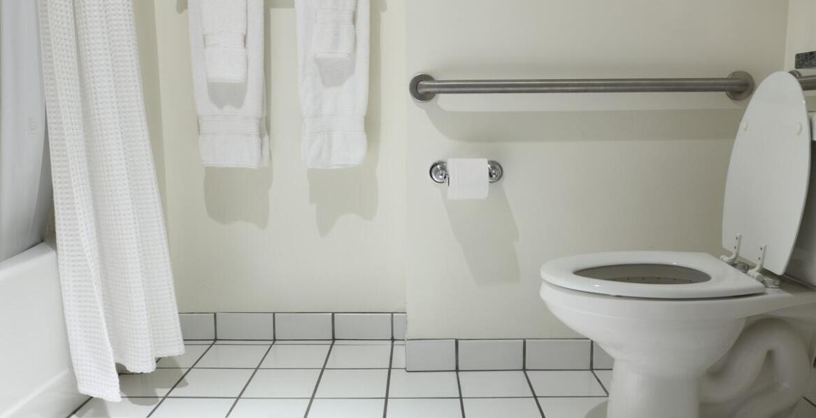 Jak dbać o higienę toalet przenośnych podczas długotrwałych wydarzeń?