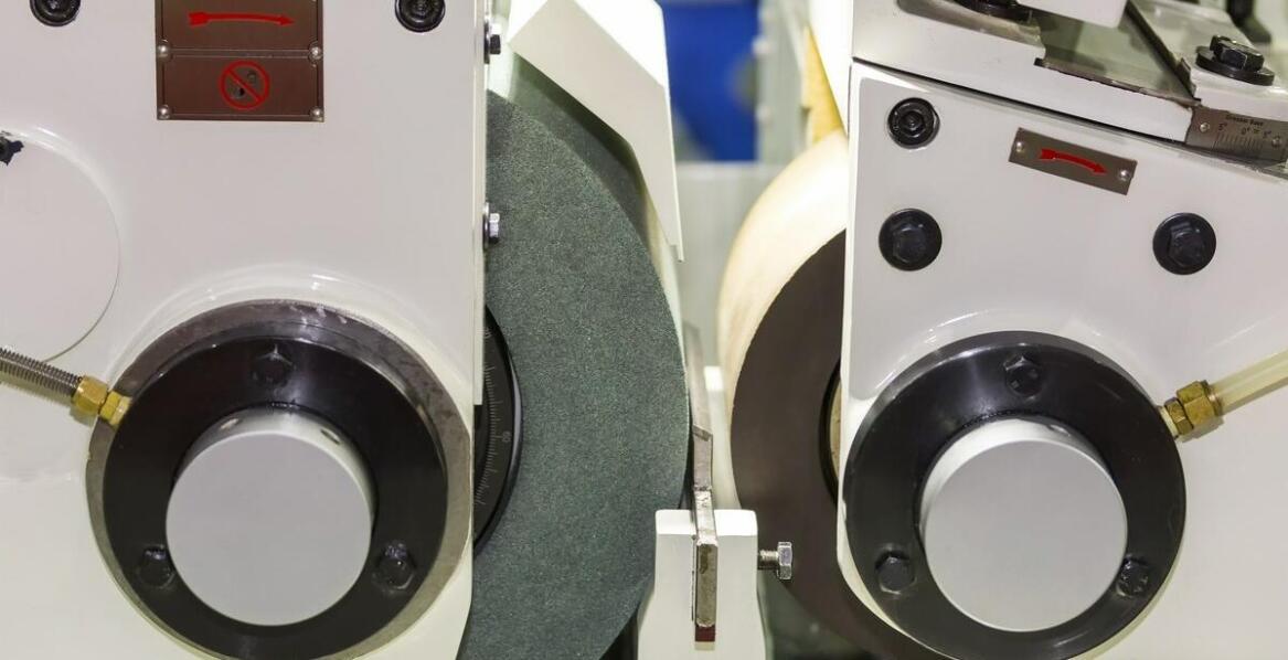 Zastosowanie walców gumowanych w przemyśle papierniczym – kluczowe informacje