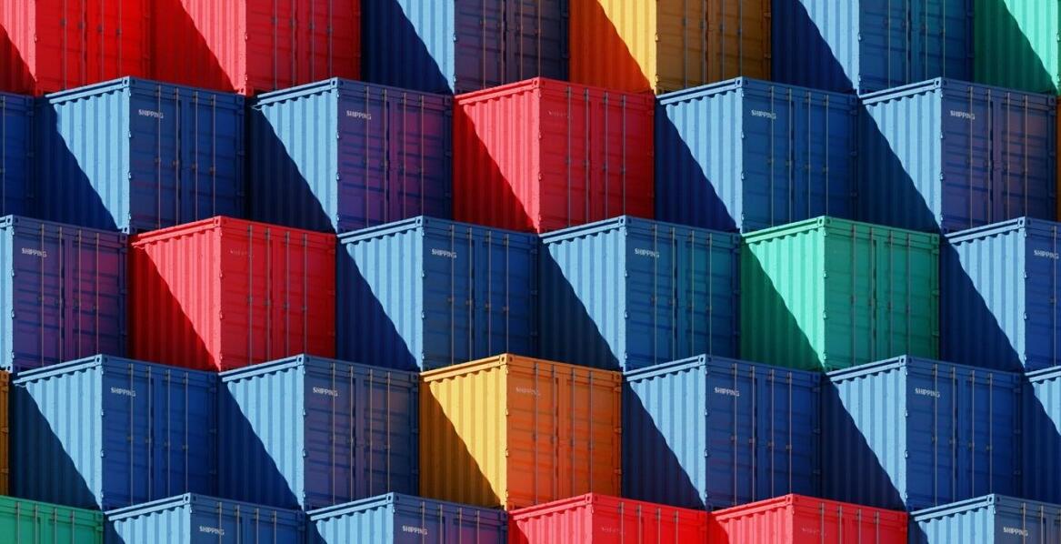 Kontener używany w e-commerce – jak wspiera działalność sklepu internetowego?