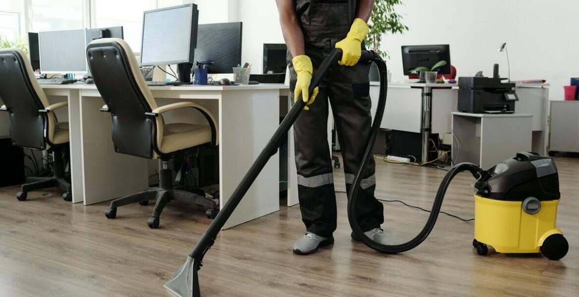 Co warto wiedzieć o gruntownym sprzątaniu biur po remontach?