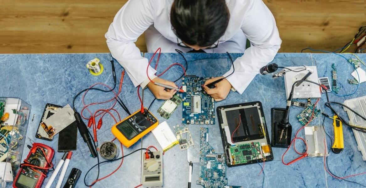 Co powinno znaleźć się w raporcie z diagnostyki elektroniki samochodowej?