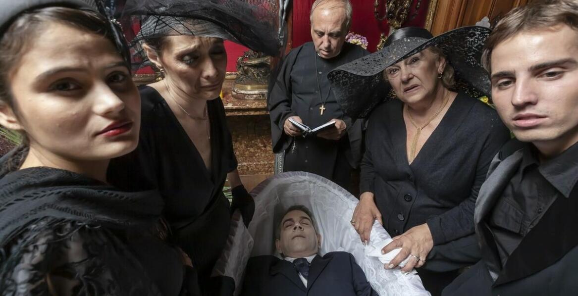 Organizacja ceremonii pożegnalnej zgodnie z tradycją: co oferuje zakład pogrzebowy?