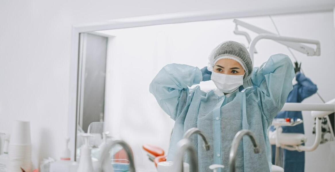 Jakie są najważniejsze aspekty bezpieczeństwa podczas korzystania z autoklawów?