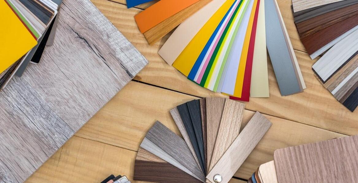 Jakie właściwości tworzyw sztucznych wpływają na ich popularność w różnych branżach?