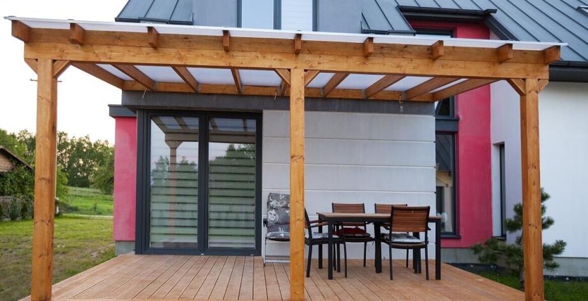 Zadaszenia tarasów – ochrona przed słońcem i deszczem w nowoczesnym wydaniu