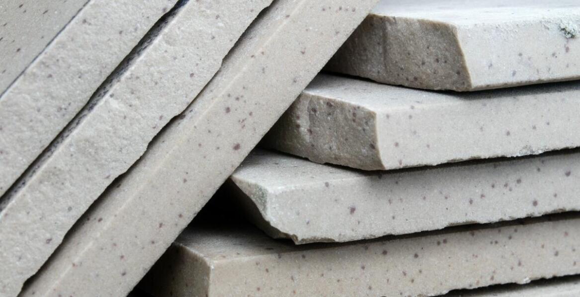 Jakie normy powinny spełniać studnie schładzające betonowe w budownictwie?