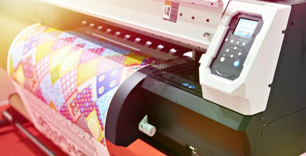 Nadruk sitodrukowy na torbach i workach: co warto wiedzieć przed zamówieniem?