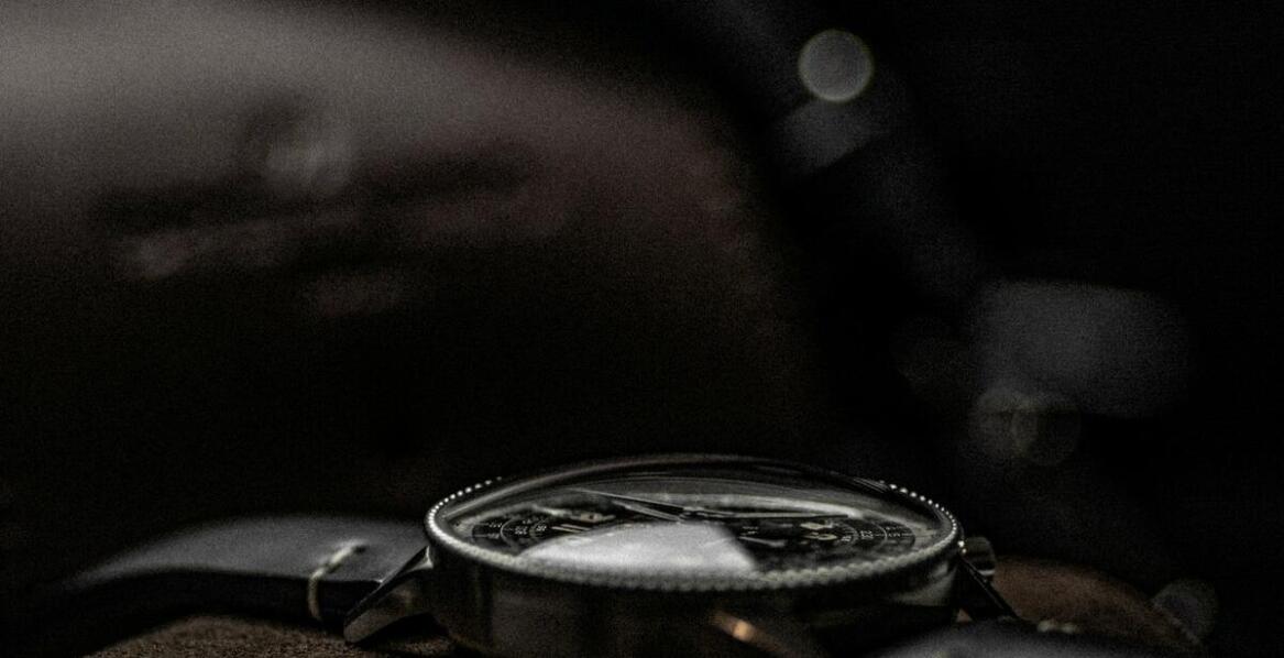 Jakie innowacyjne rozwiązania technologiczne znajdziemy w zegarkach Casio Edifice czarny?