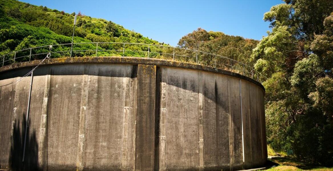 Jakie są różnice między biologicznymi a tradycyjnymi oczyszczalniami ścieków w Rzeszowie?