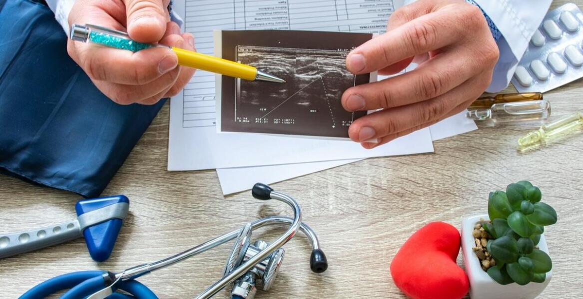 Jakie jest znaczenie kamertonu w badaniach laryngologicznych oraz neurologicznych?