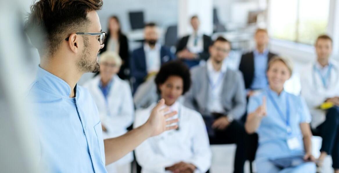 Jakie wyzwania stoją przed organizatorami konferencji medycznych?