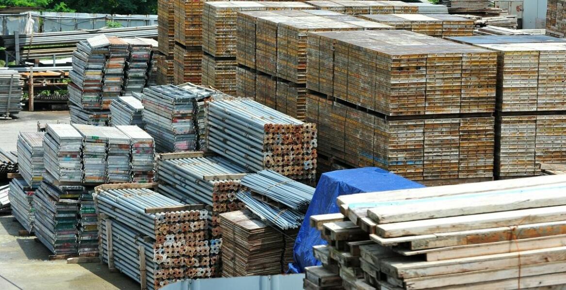 Jakie materiały są najczęściej wykorzystywane do produkcji balustrad balkonowych?