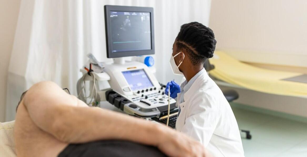 Jakie badania diagnostyczne są kluczowe w prowadzeniu ciąży?