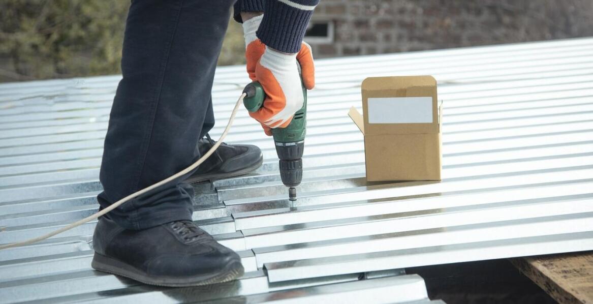 Jakie właściwości powinny mieć blachy na dach, aby zapewnić trwałość?