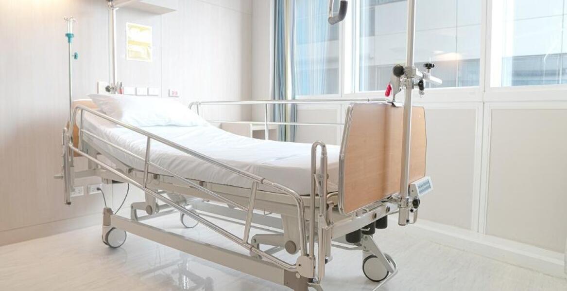 Elektryczne łóżko rehabilitacyjne – kiedy warto je wybrać?