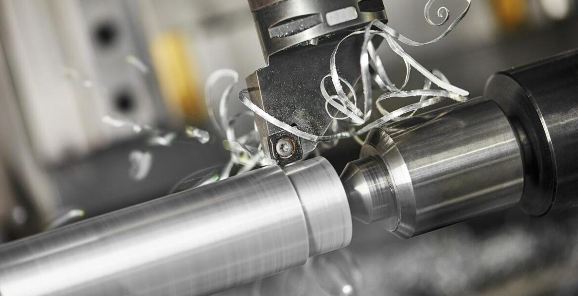 Jakie techniki stosuje się w toczeniu CNC dla uzyskania idealnych kształtów?