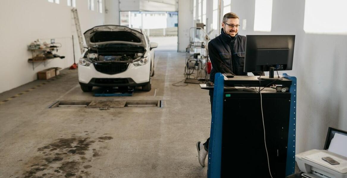 Jakie usługi oferuje profesjonalny serwis w zakresie mechatroniki?