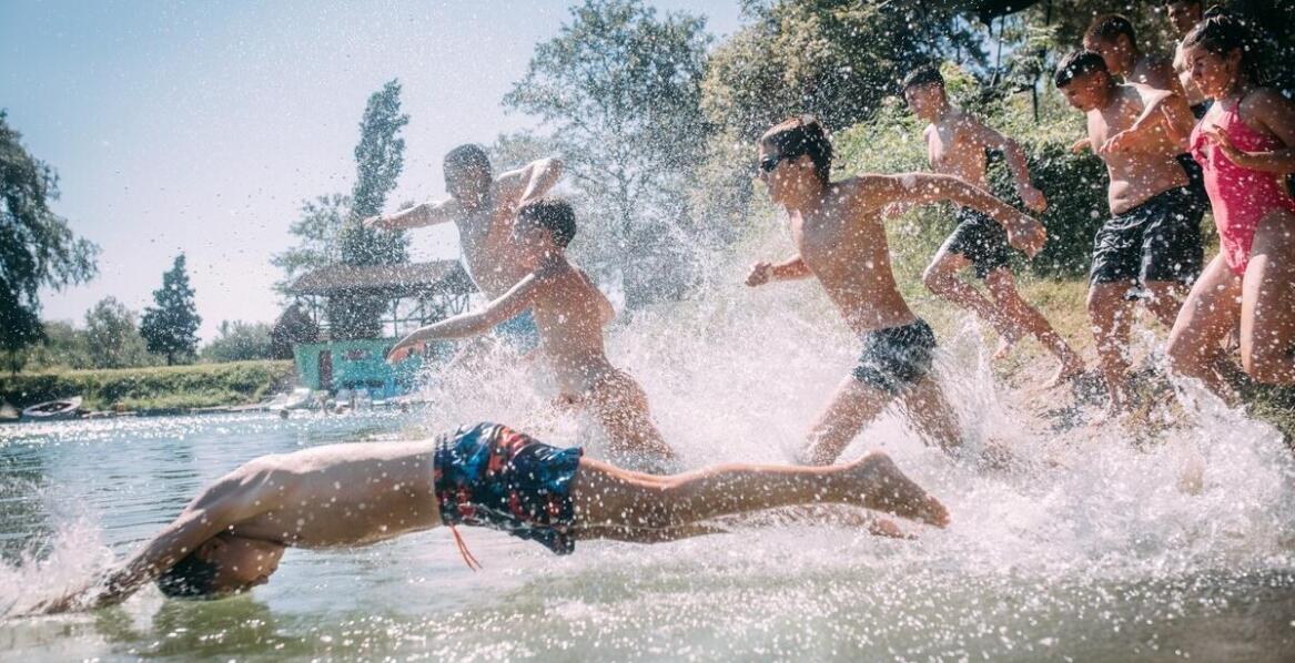 Obozy przygody Mazury – co oferujemy dla młodych odkrywców?