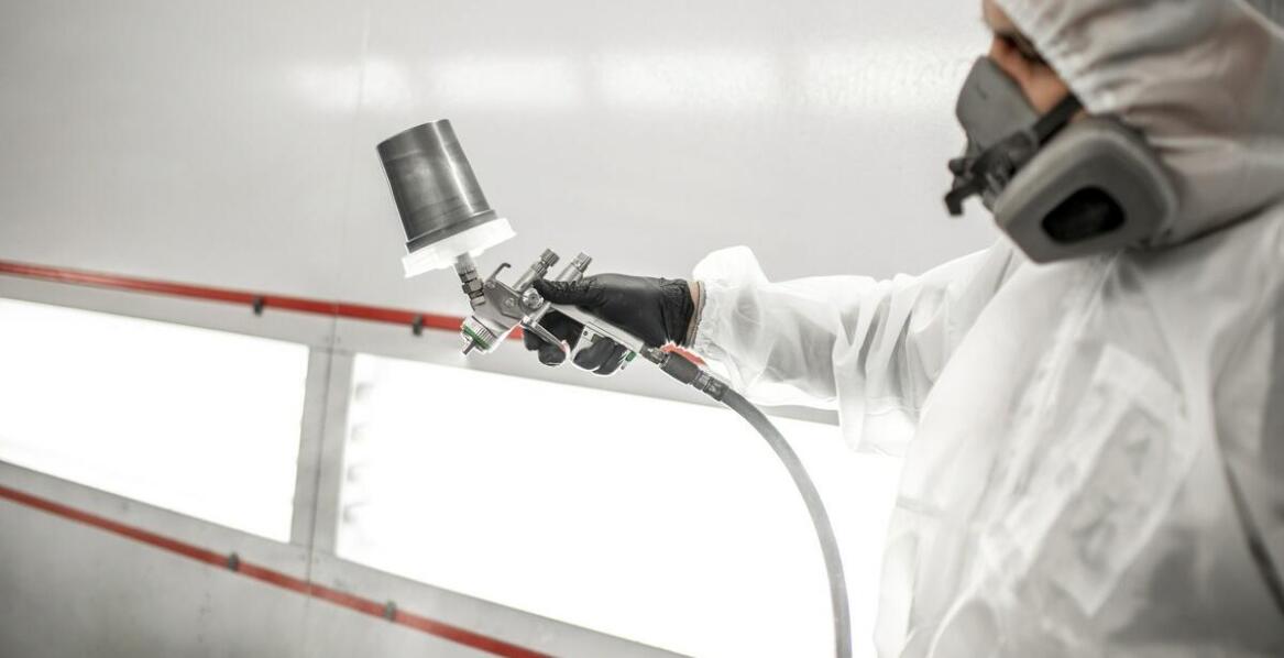 Jak dostosować kabiny lakiernicze do specyficznych potrzeb produkcji?