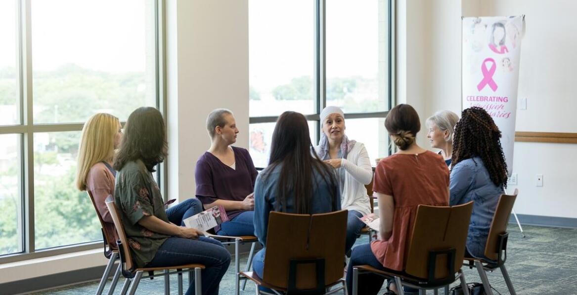 Jakie są zalety psychoterapii grupowej w kontekście leczenia zaburzeń odżywiania?