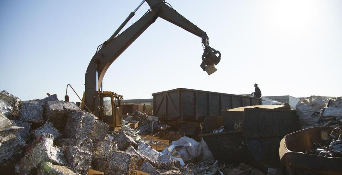 Jakie metale kolorowe można sprzedać w skupie złomu w Szczecinie Dąbiu?