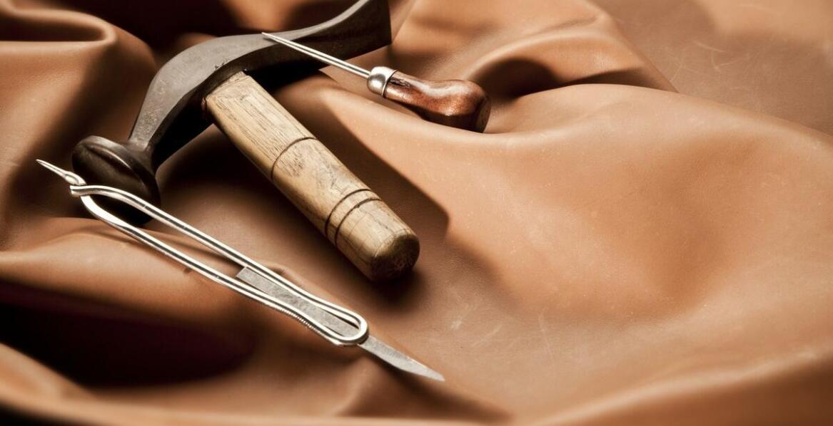 Nóż do tapet a jego zastosowanie w różnych technikach montażu