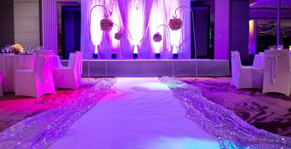 Wesele z motywem przewodnim: jak dostosować salę na wesele w Oleśnicy?