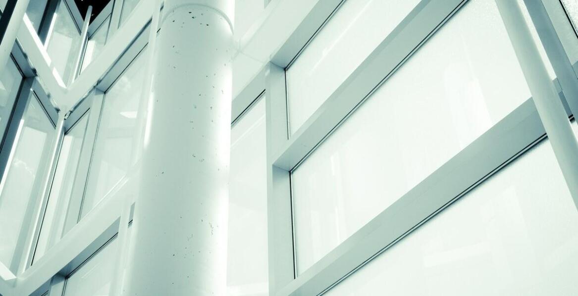 Jak uchwycić unikalne detale architektury podczas sesji zdjęciowej?