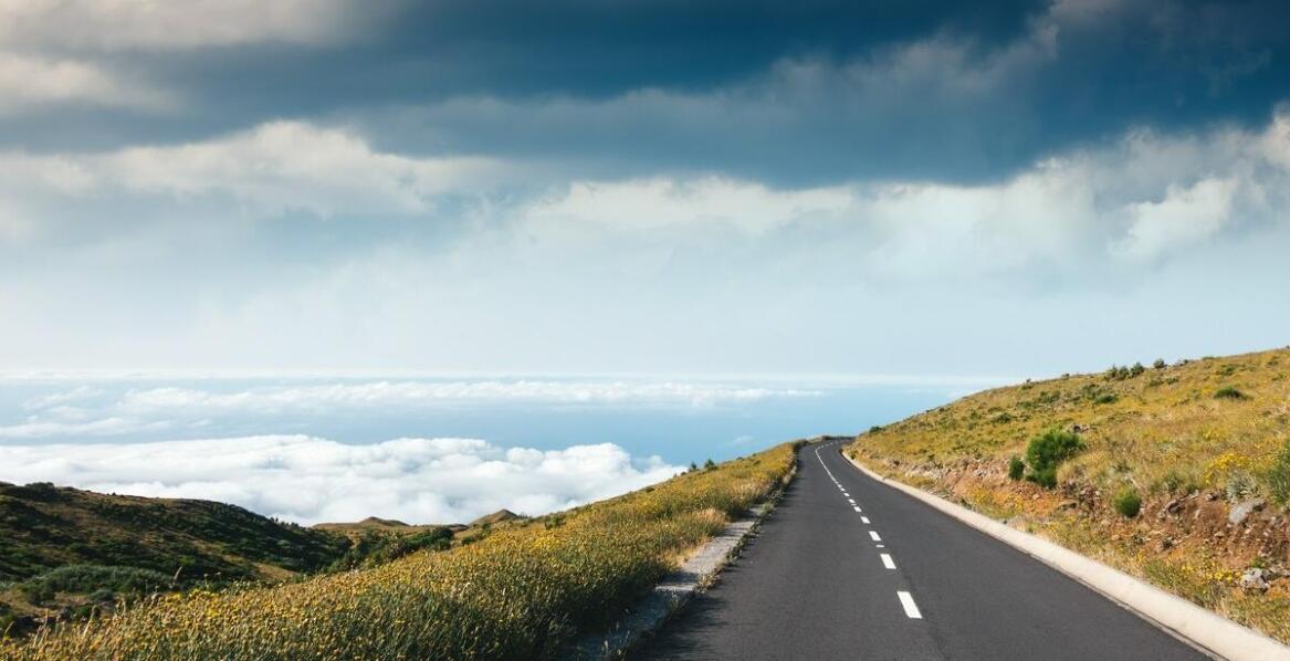 Jakie sporty ekstremalne można uprawiać na Maderze podczas wakacji?