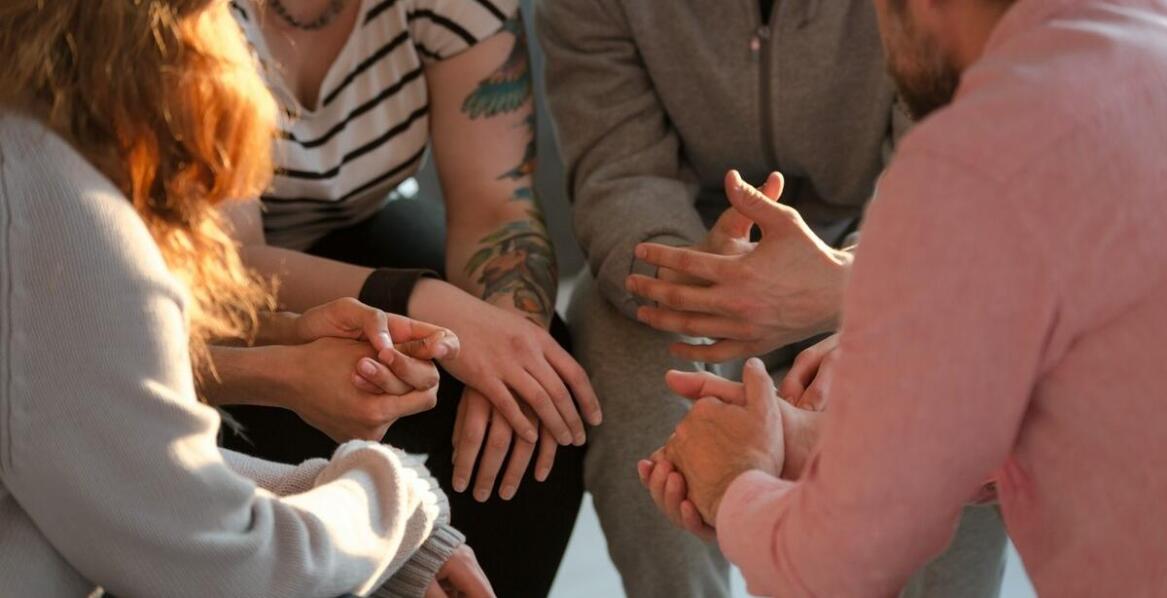 Rola komunikacji w leczeniu uzależnienia i jego wpływie na rodzinę