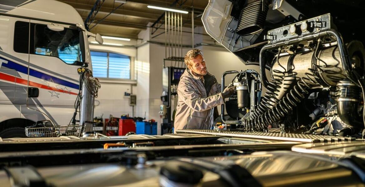 Jakie są najczęstsze problemy z układem hydrauliki w ciągnikach i jak je rozwiązać?