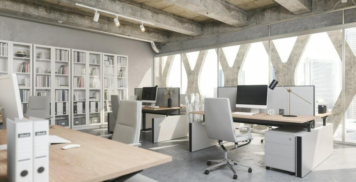 Jakie są zalety korzystania z usług profesjonalnego integratora w sektorze przemysłowym?