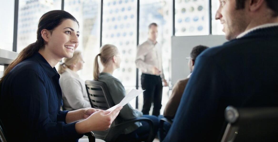 Jakie umiejętności zdobywają pracownicy podczas szkoleń BHP?