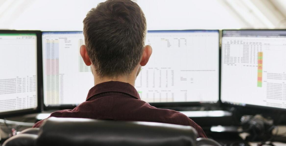 Jak wykorzystać doświadczenie branżowe w tworzeniu skutecznych algorytmów?