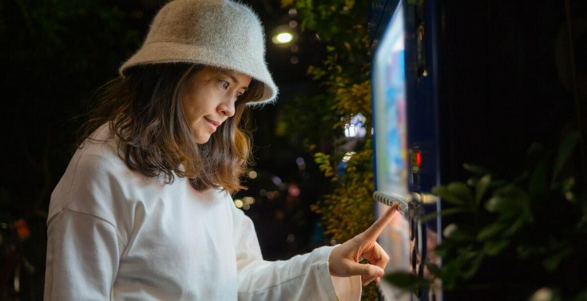 Automaty do sprzedaży biletów a zarządzanie ruchem pasażerskim na dworcach