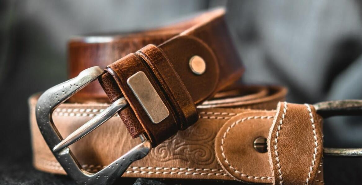 Portfele męskie skórzane z unikalnym wzornictwem – co warto wybrać?