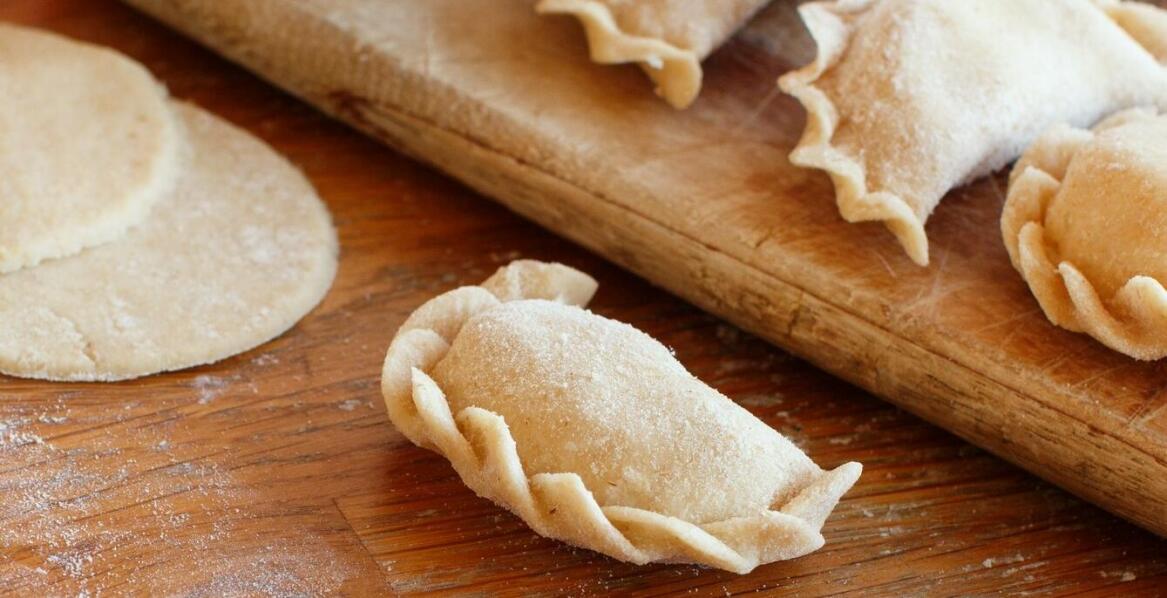 Wpływ czasu gotowania grzybów na teksturę i smak pierogów – co warto wiedzieć?