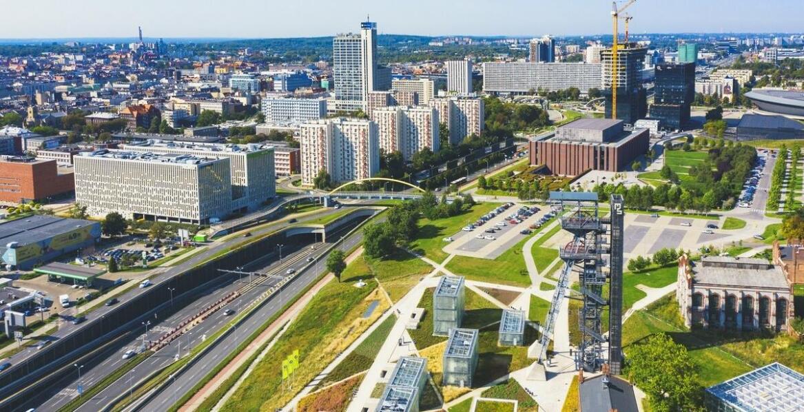 Dlaczego warto korzystać z usług hurtowni bloków granitowych przy rewitalizacji obiektów zabytkowych?