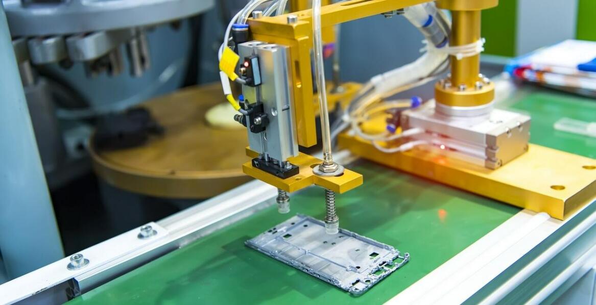 Jak mobilność manipulatora pneumatycznego wpływa na organizację pracy w zakładzie?